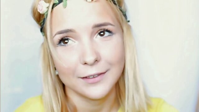 A loira linda Uber é espiada no chuveiro. filme pornô das atriz brasileira