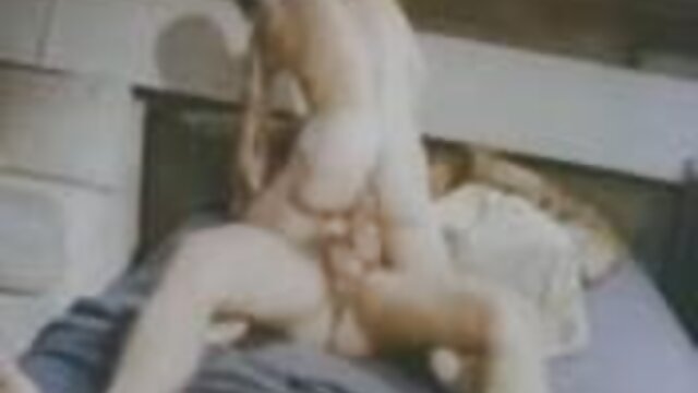 Duas amantes fodidas com um cinto no ânus filme pornô brasileiro com atriz brasileira de um escravo com uma máscara