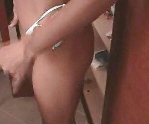 uma jovem japonesa filme porno atrizes brasileiras pulverizada num apartamento de Motel.