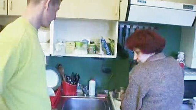 dois Grannys e uma colega precisam vídeospornôs brasileiros de dinheiro para a renda.