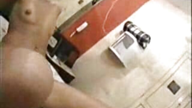Jovem rapariga com um rabo de Porco atrizes brasileiras fazendo filme pornô de Dupla penetração por galos